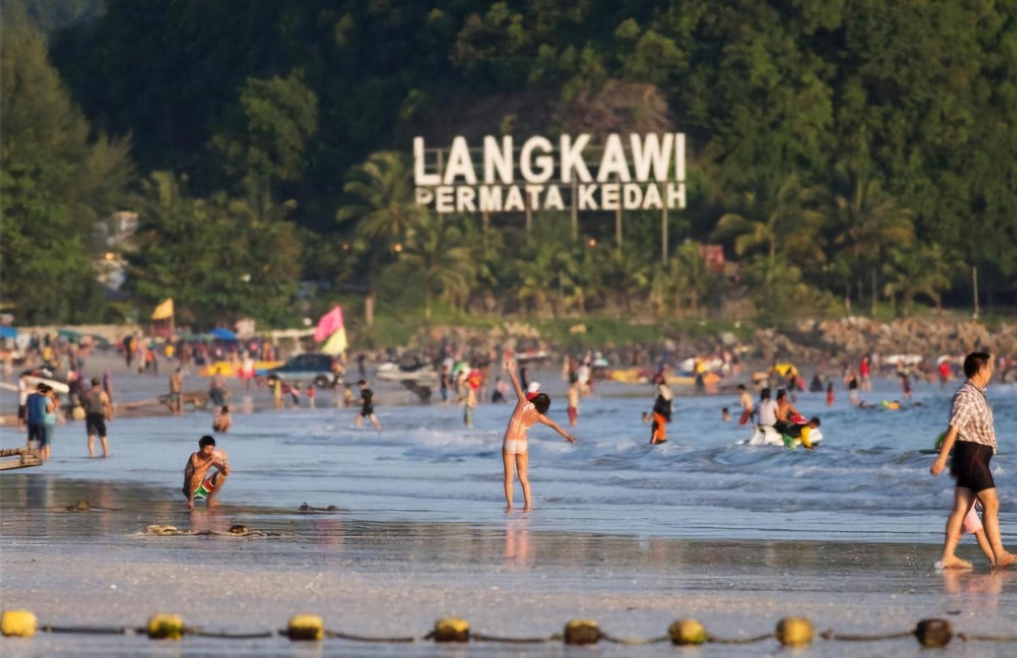 بانتايْ تْشينانغ Lagenda Resthouse Cenang Beach المظهر الخارجي الصورة